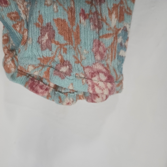 Plus Size Chaps Print Peasant Top 2x top in beautiful condition - Picture 5 of 6